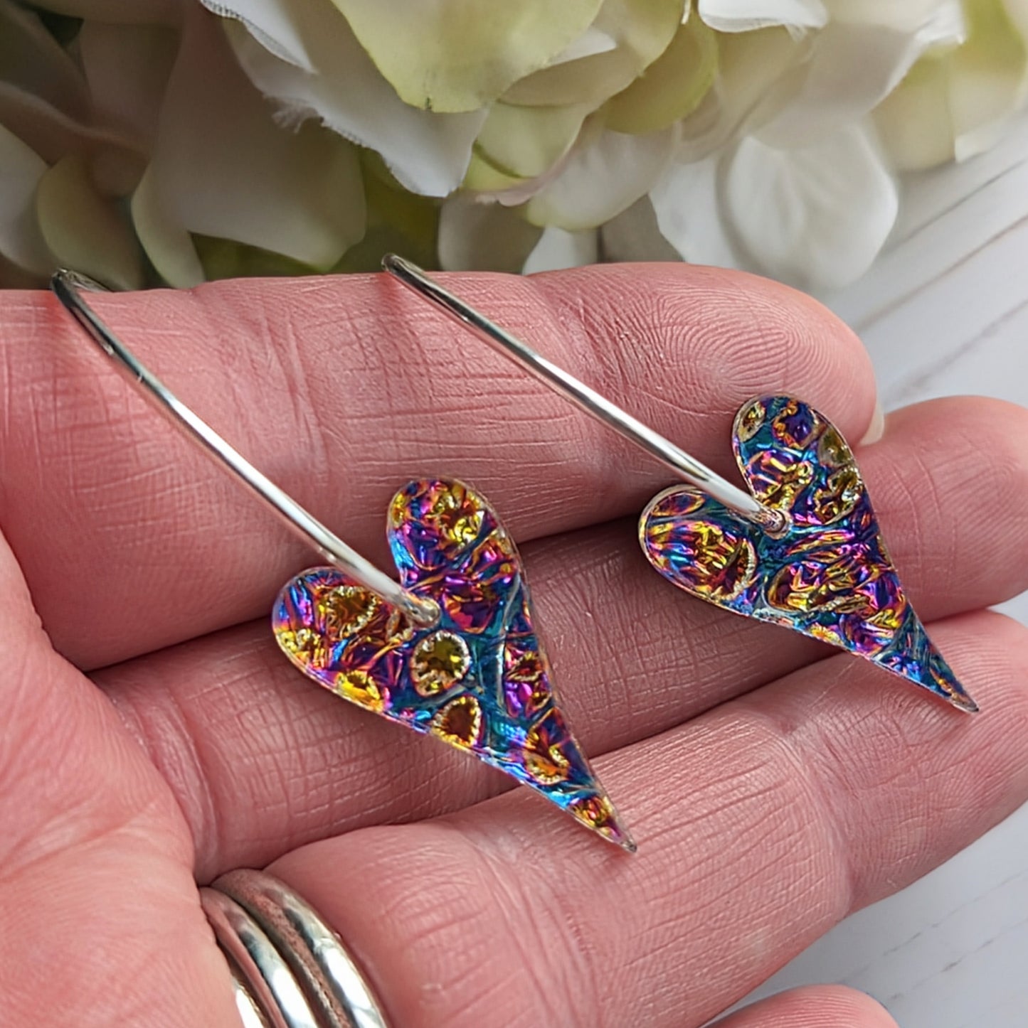 Dichrolam Long Heart Hoops
