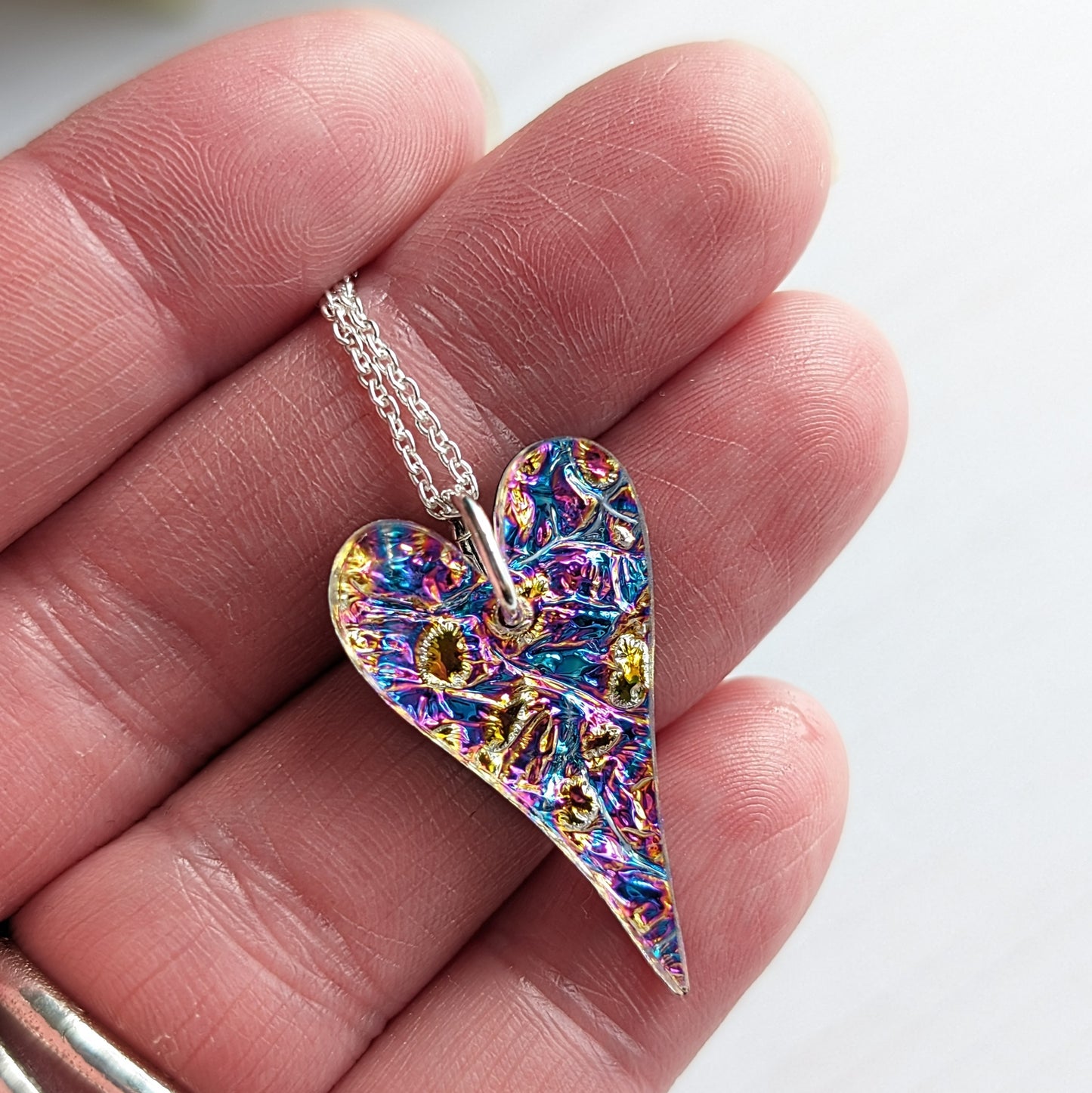 Dichrolam Heart Pendant