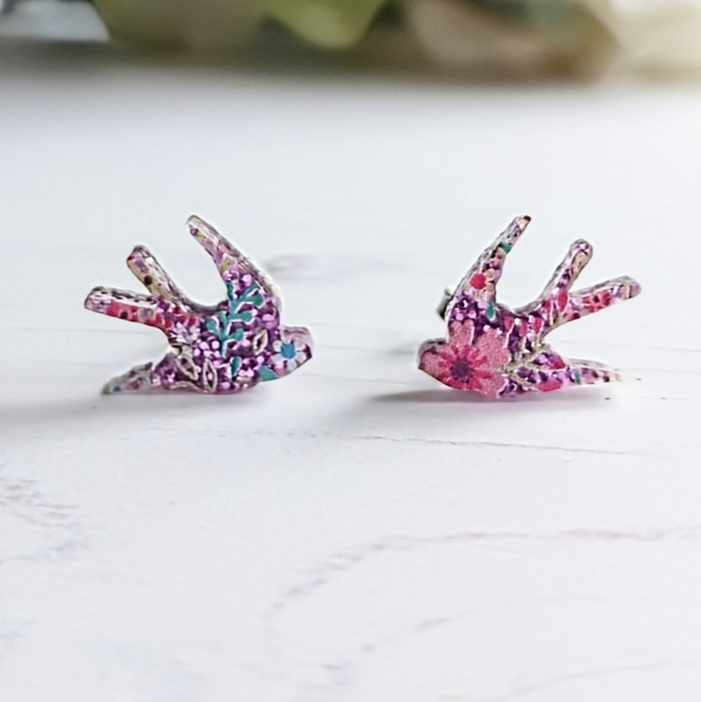Swallow Studs Glitter
