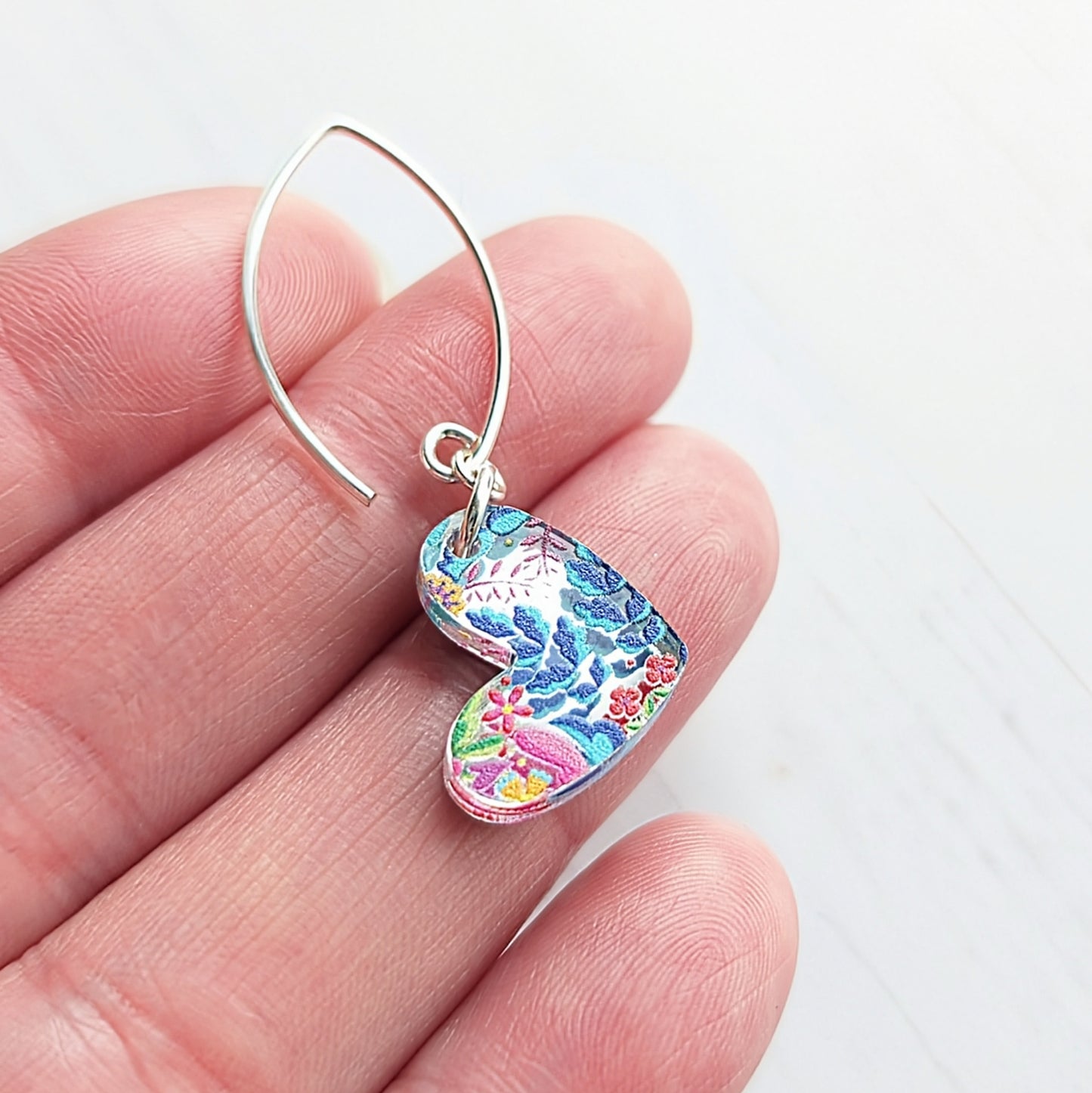Puffy Heart V hook earrings