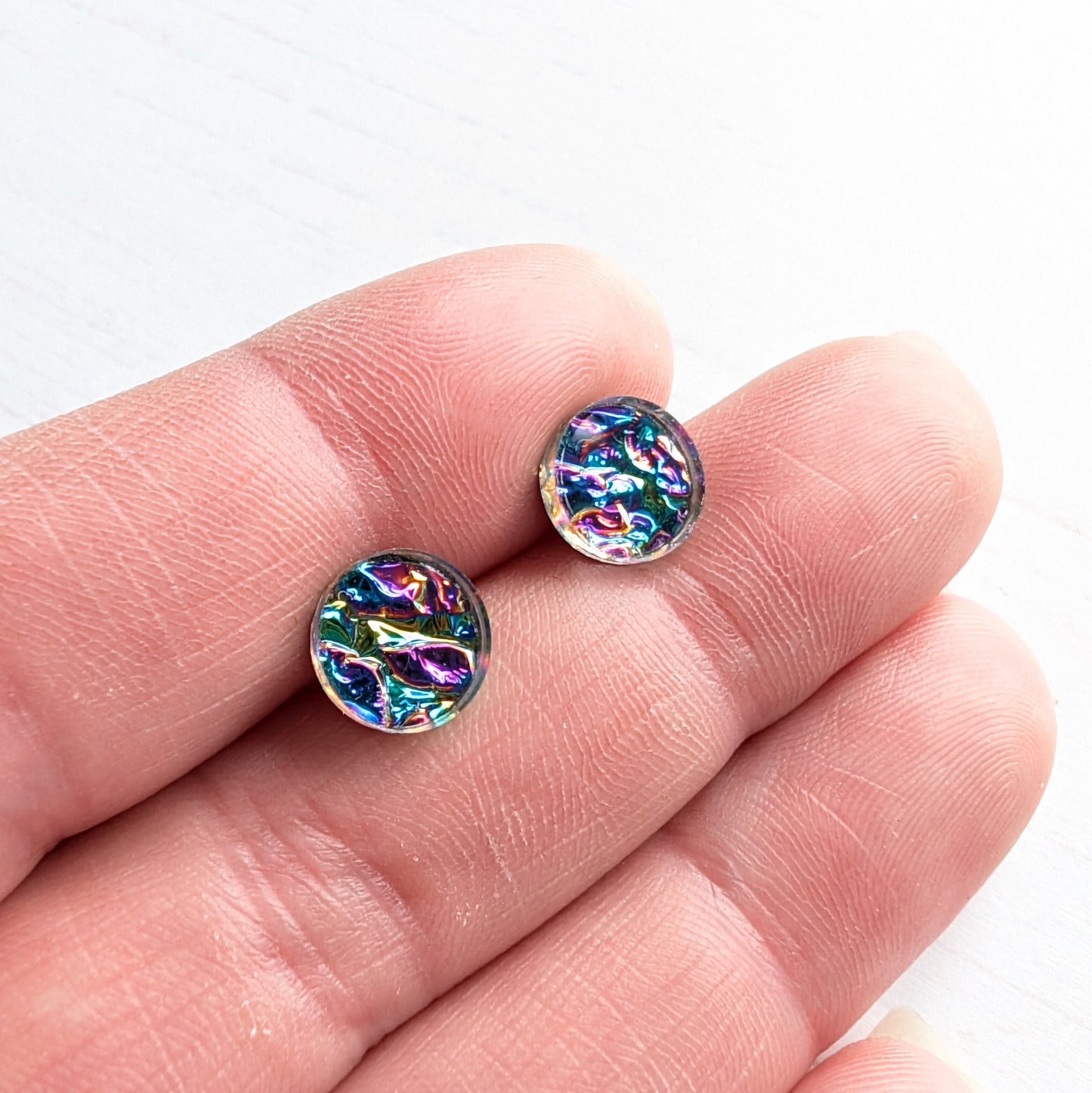 Dichrolam circle studs