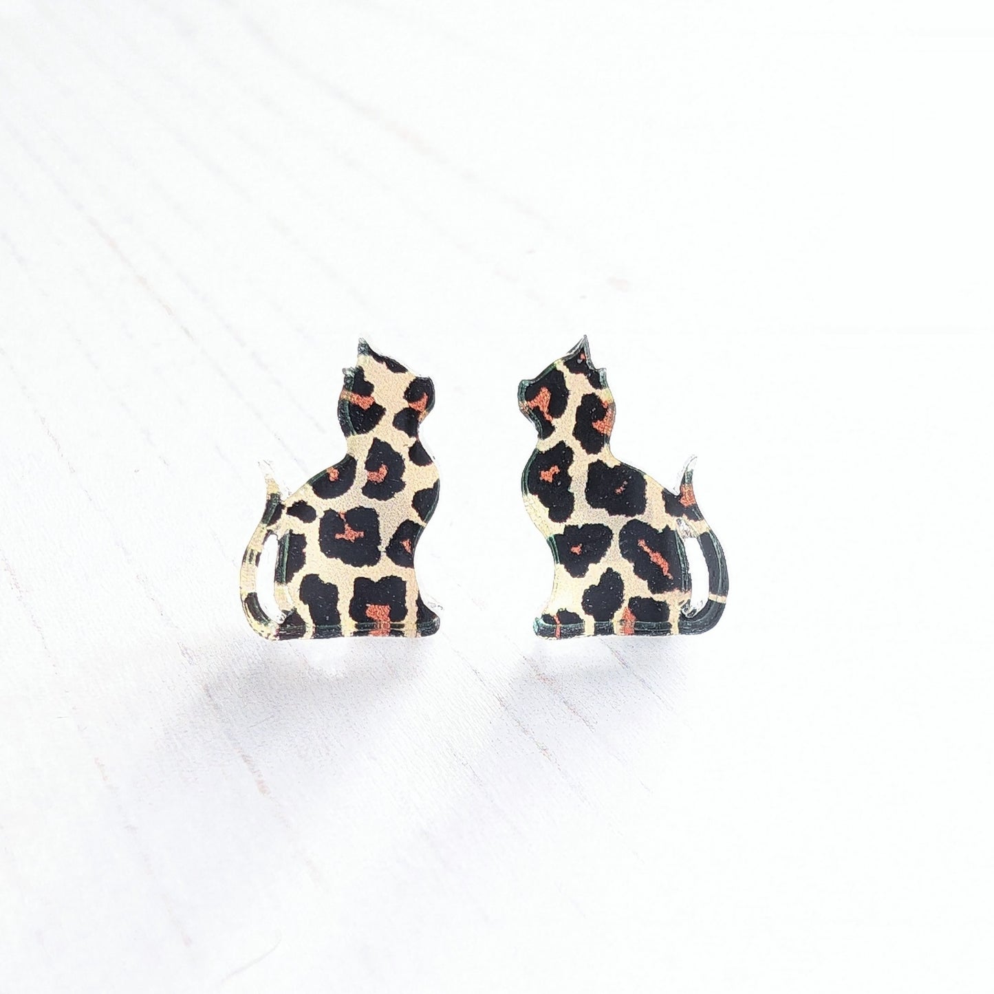 Cat studs, leopard print