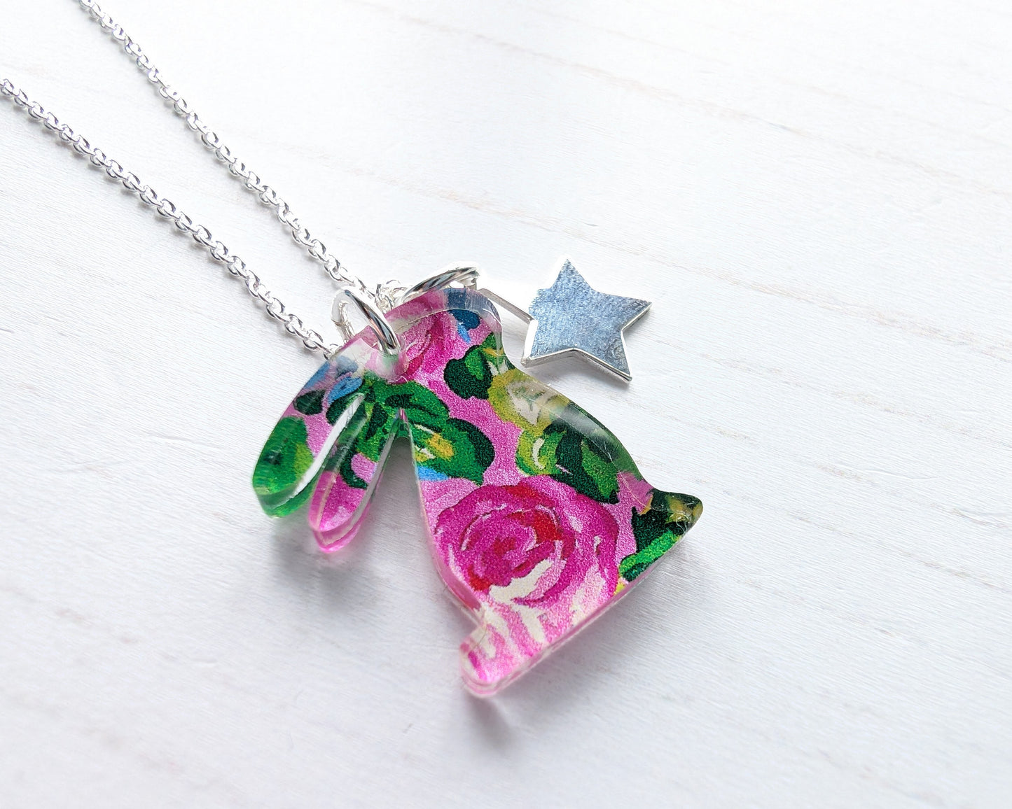 Lop Bunny & Star Pendant - Pink Roses