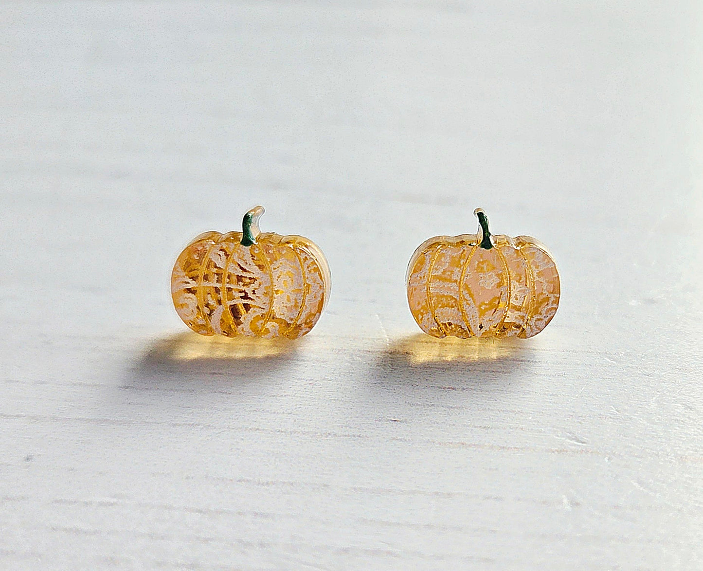 Pumpkin Studs, Gold Mirror Lace pattern