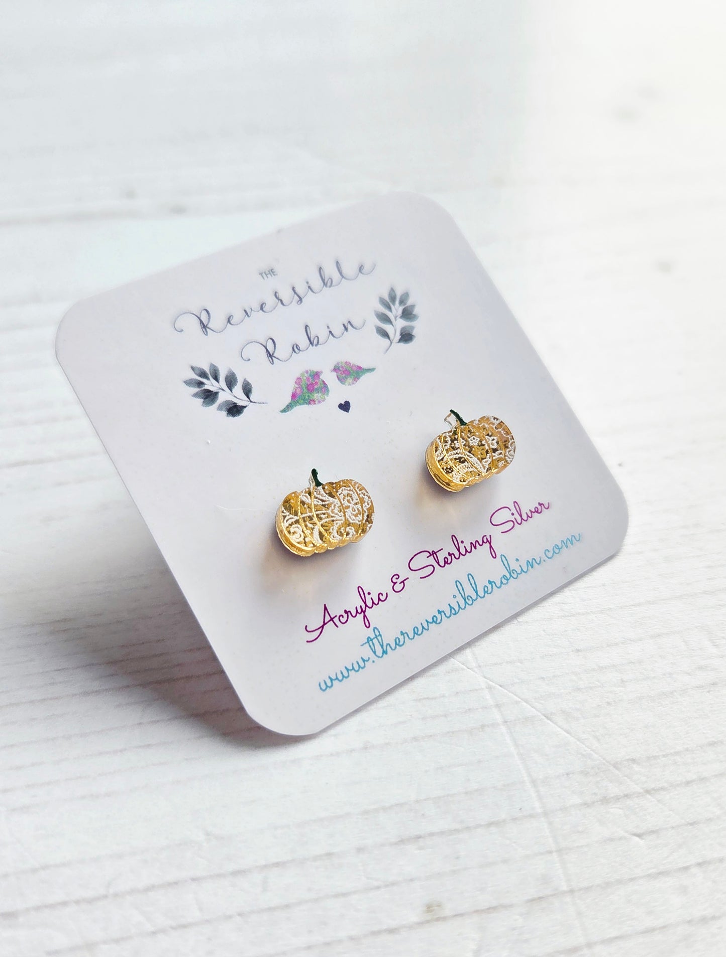 Pumpkin Studs, Gold Mirror Lace pattern