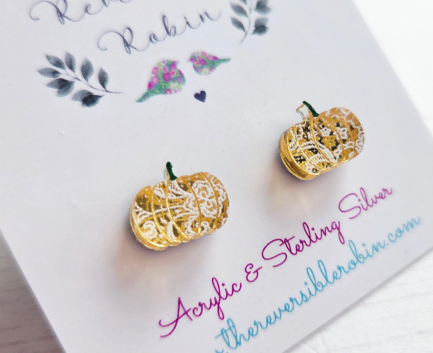 Pumpkin Studs, Gold Mirror Lace pattern