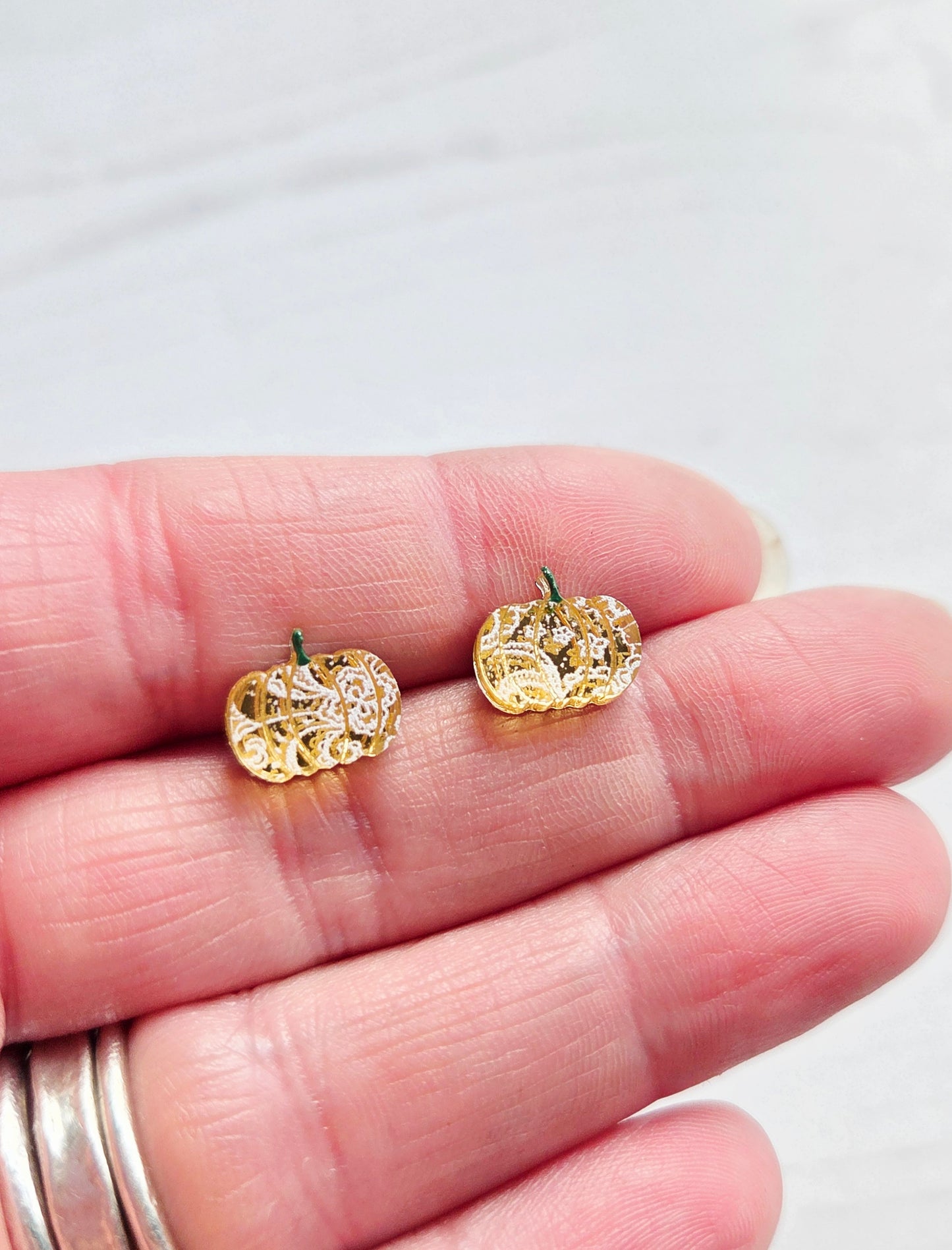 Pumpkin Studs, Gold Mirror Lace pattern