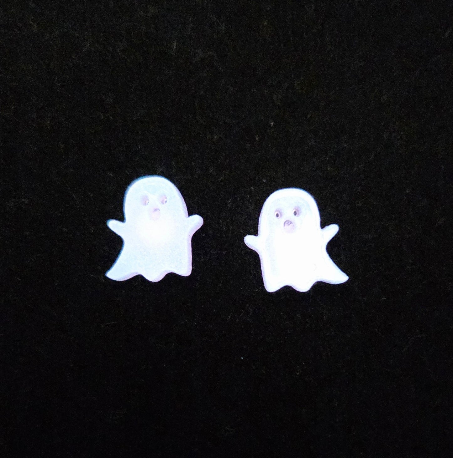 Glow in the dark ghost studd