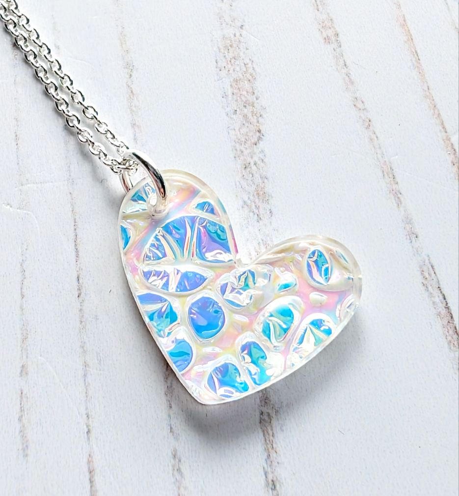 Dichrolam Heart Pendant