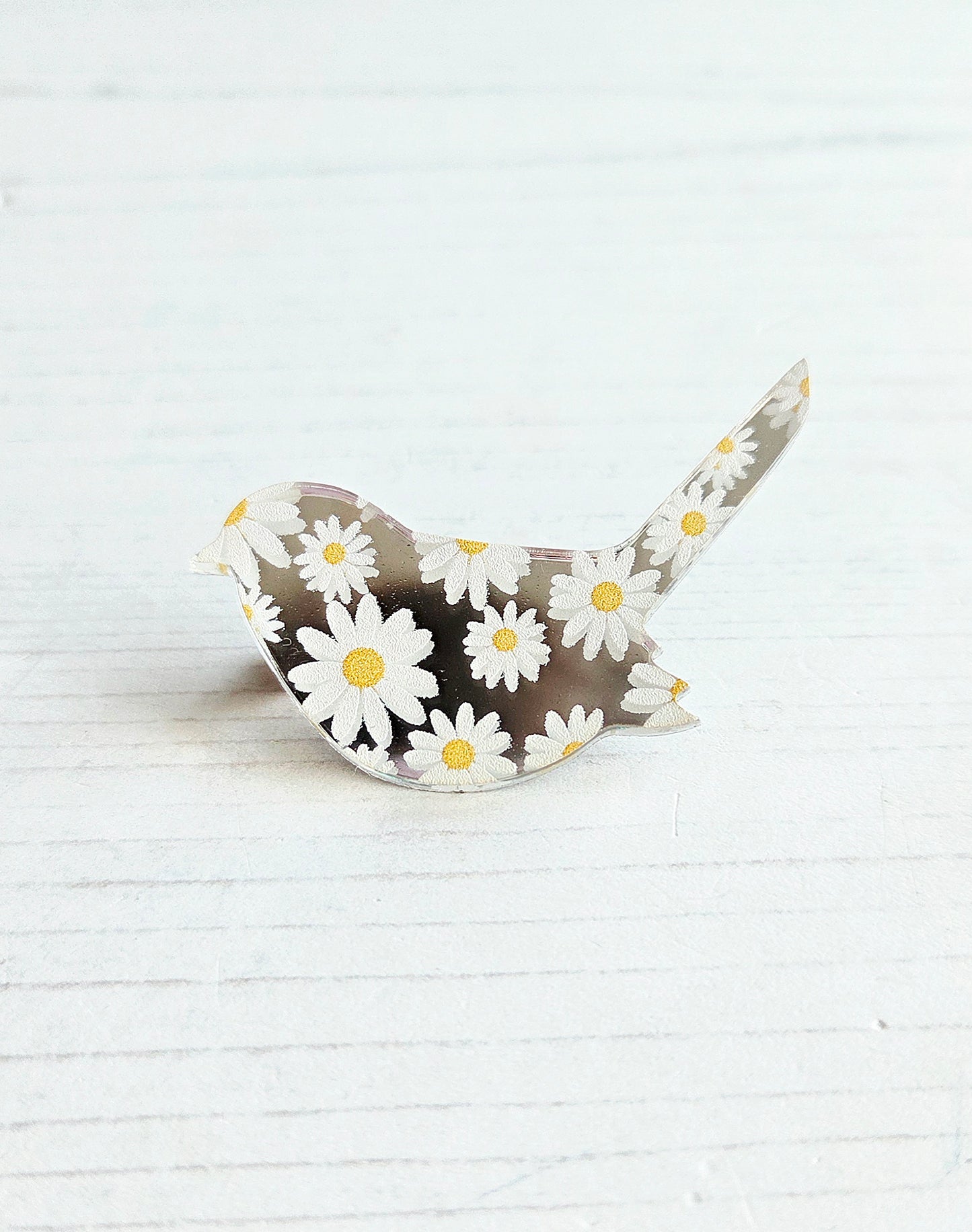 Wren Brooch, Daisy