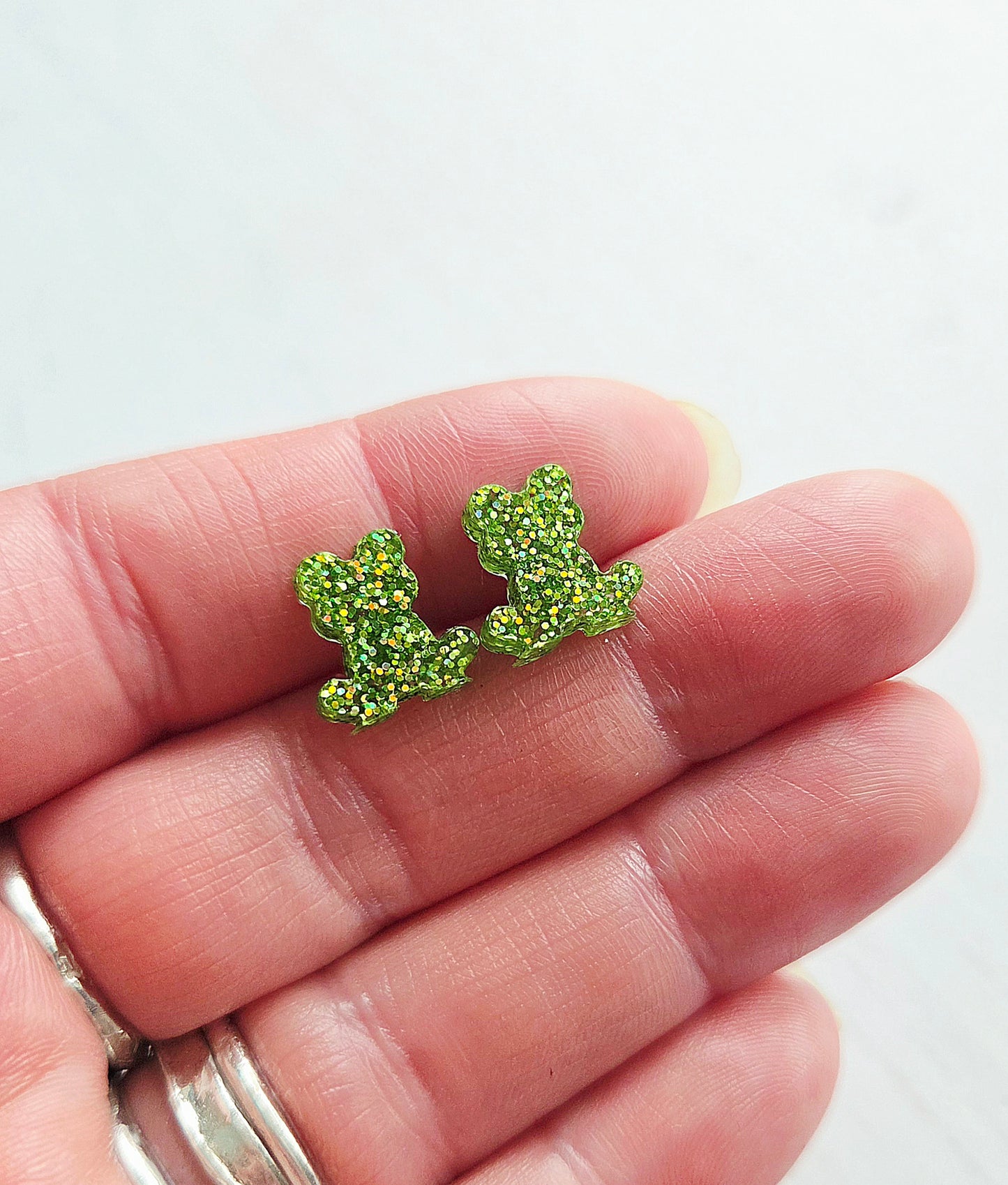 Frog studs