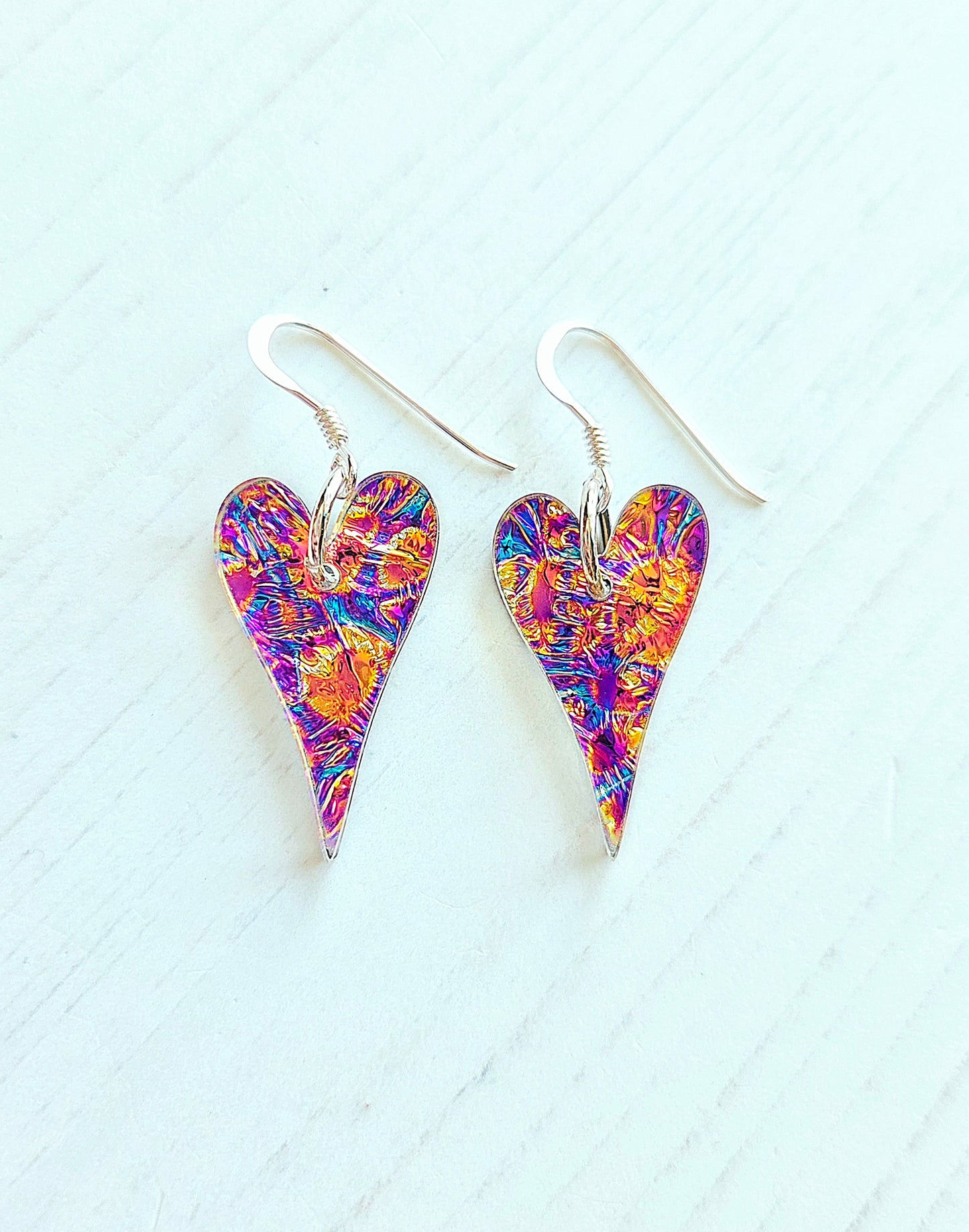 Dichrolam Long Heart earrings