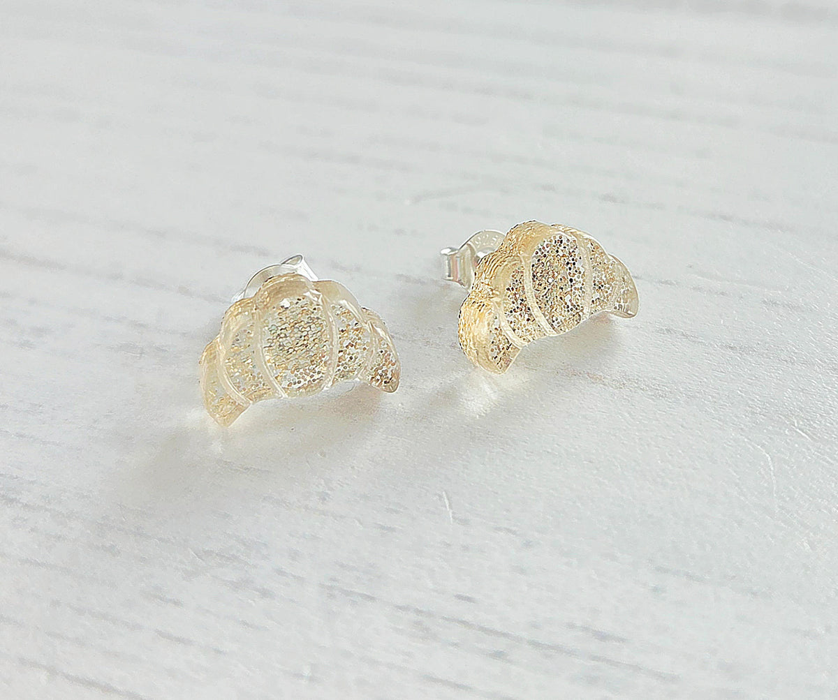 Croissants studs