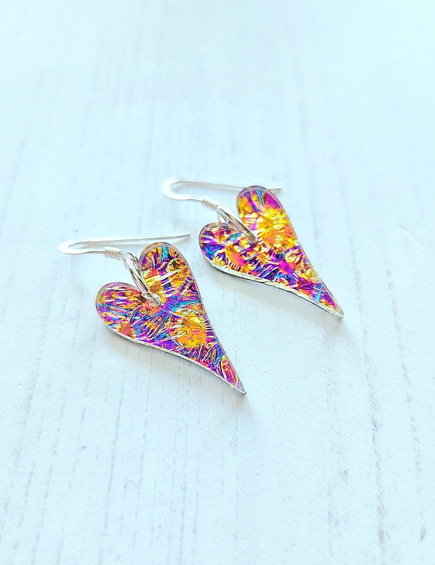 Dichrolam Long Heart earrings